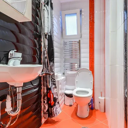 Center The Coffee House One Bedroom Apartment *
